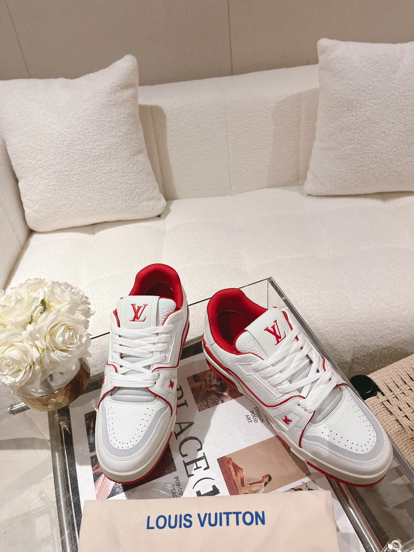 👟👟Ex-factory price 840👟👟 Top version of LV TRAINER basketball series sneakers, original 1:1 disassembly, official website limited edition retro basketball sneakers! Both the high-top and low-top models spent money to purchase 1:1 accurate reproductions of the originals, and all the details are flawless! The upper material is exclusively customized first-layer cowhide, the inside is breathable 3D mesh material, and the sole is TPU, which is anti-slip, anti-yellowing and high temperature resistant. Exclusively customized materials, women’s size 35-40, men’s size 39-45